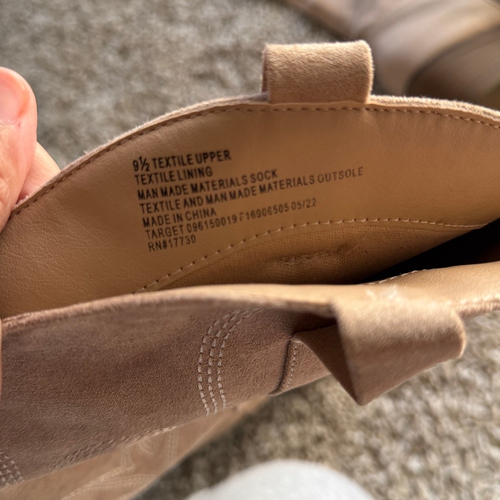 Boots - Picture 6 of 6